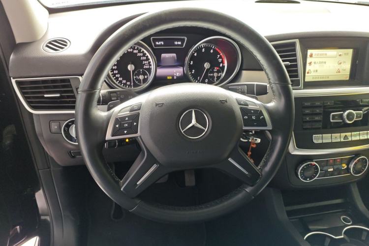 Used Mercedes-Benz M-Class 2014 ML 320 4MATIC