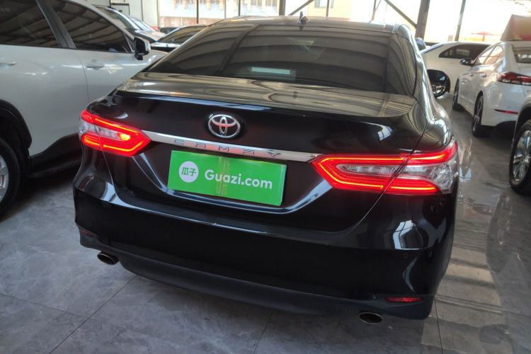 Used Toyota Camry 2021 2.0G Luxury Edition
