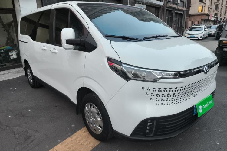 Used SAIC MAXUS Xintu V70 2025 2.0T Automatic Short Wheelbase Ultra-Low Roof Elite Edition – 5/6 Seats