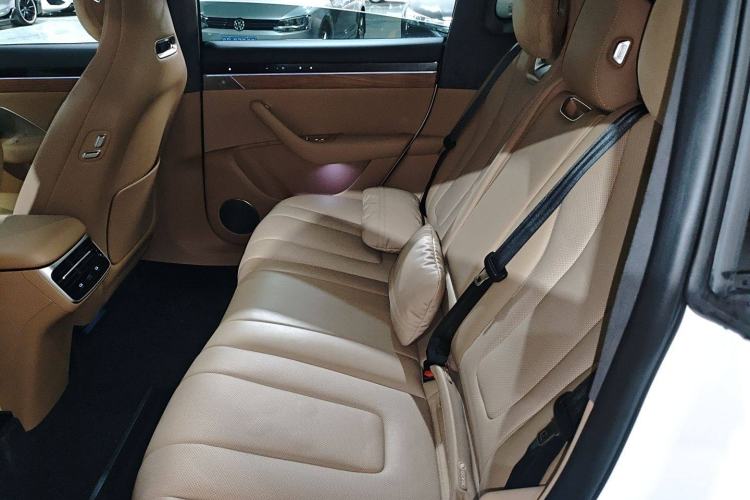 Used Hima Luxeed R7 2024 All-Electric 802 km Max
