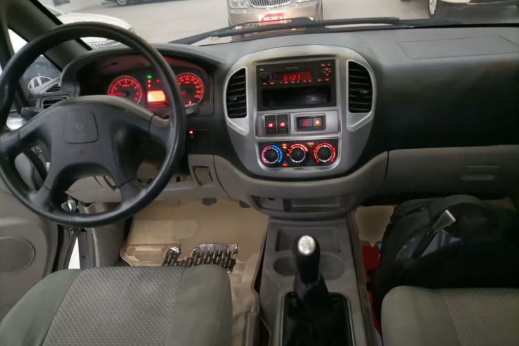 Used FORTHING Lingzhi 2015 M3 1.6L 7-Seater Standard Model
