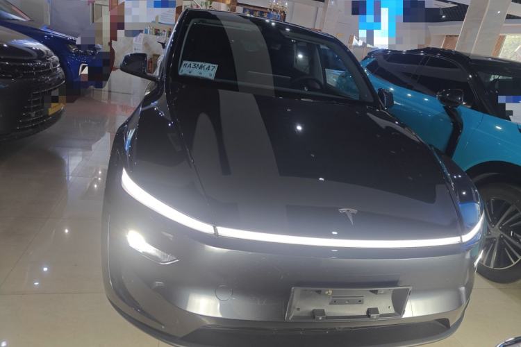 Used Tesla Model Y 2025 Rear-Wheel-Drive Version
