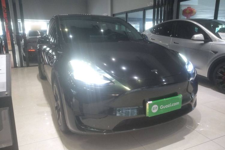 Used Tesla Model Y 2023 Rear-Wheel-Drive Version
