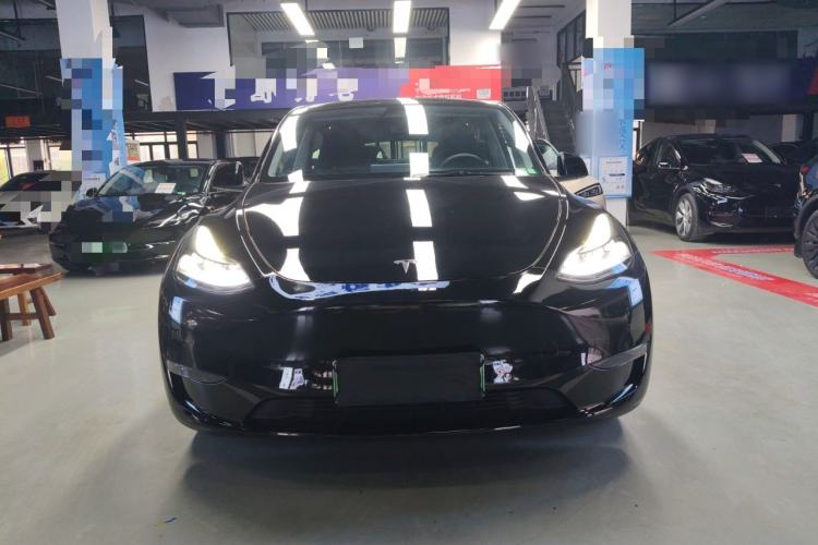 Used Tesla Model Y 2022 Long-Range All-Wheel-Drive Version