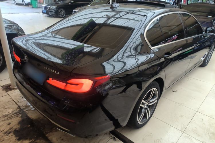 Used BMW 5 Series 2022 Second Facelift 530Li Leading Edition Luxury Package
