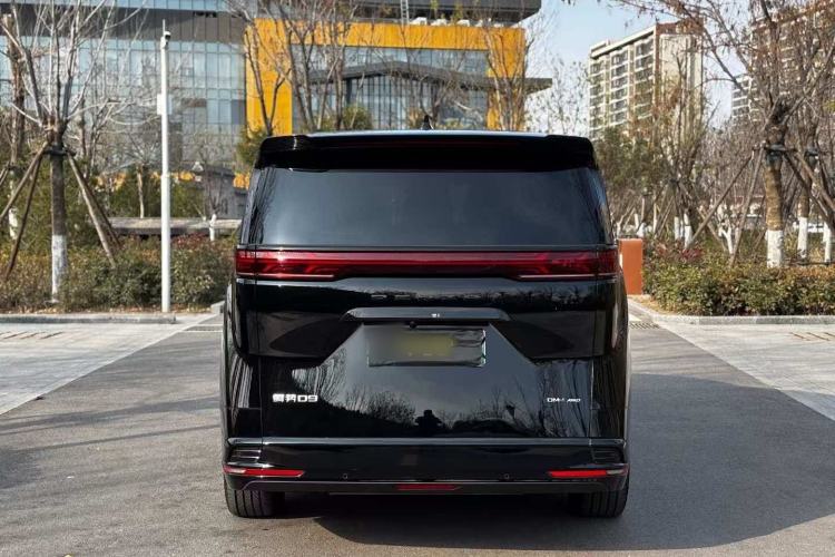 Used Denza D9 2024 DM-i 980 Four-Wheel Drive Flagship Model
