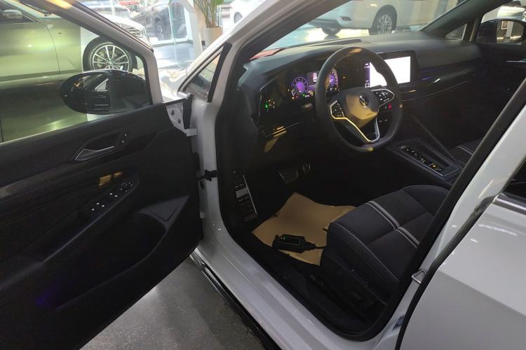 Used Volkswagen Golf 2023 Facelift 280TSI DSG R-Line Lite
