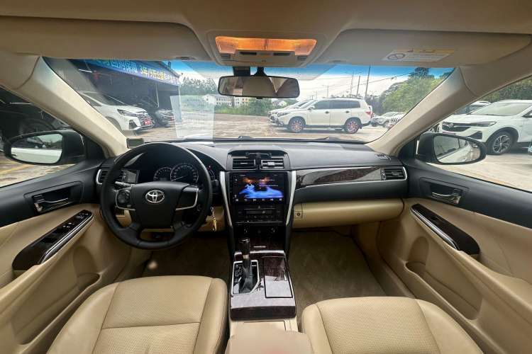 Used Toyota Camry 2016 2.0G 10th Anniversary Leading Edition
