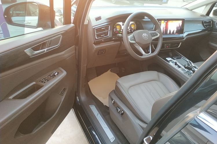 Used Volkswagen Viloran 2024 330TSI Luxury Edition