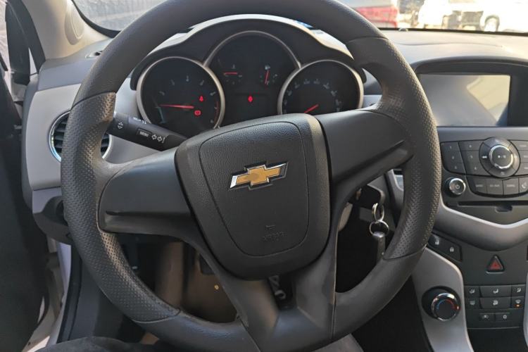 Used Chevrolet Cruze 2013 1.6L SL MT
