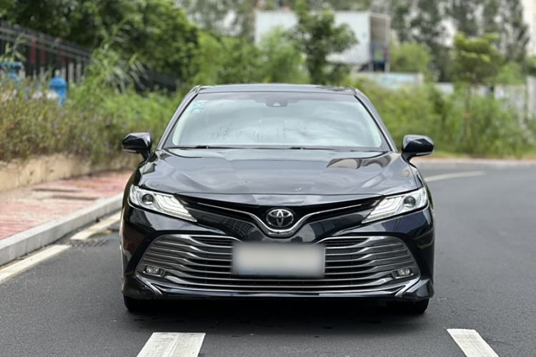 Used Toyota Camry 2018 2.0G Luxury Edition
