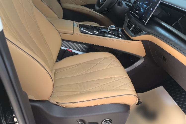 Used Denza D9 2024 DM-i 1050 Luxury Model