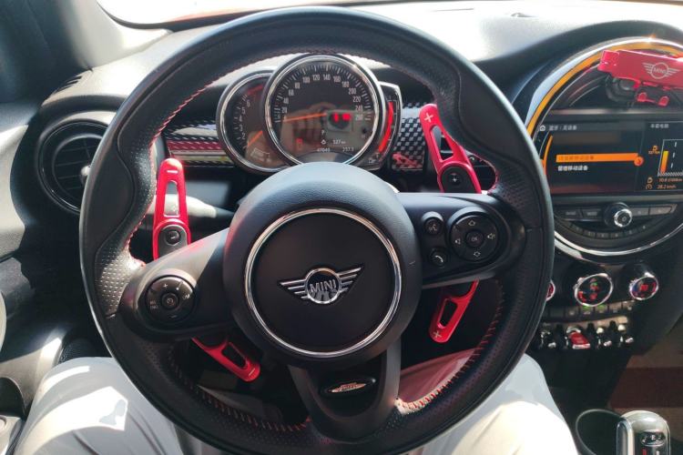 Used  MINI 2019 2.0T COOPER S Racing Edition Five-Door Version
