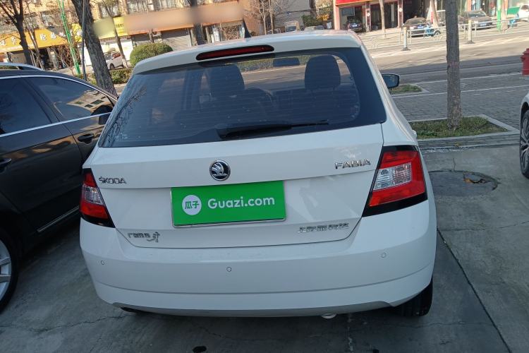 Used Skoda Fabia 2017 1.4L Automatic Car Enjoy Edition
