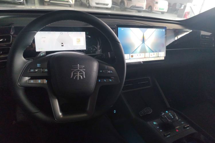 Used BYD Qin L 2025 DM-i Smart Drive 80KM Leading Model
