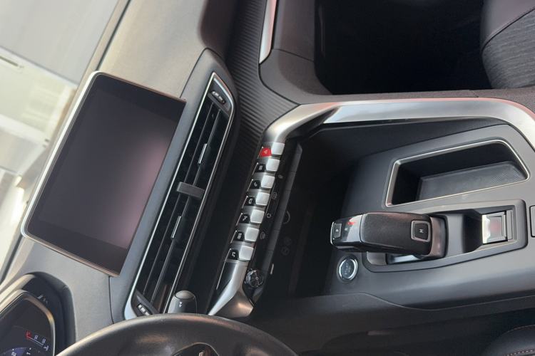 Used Peugeot 5008 2017 350THP 7-Seater Elite Edition