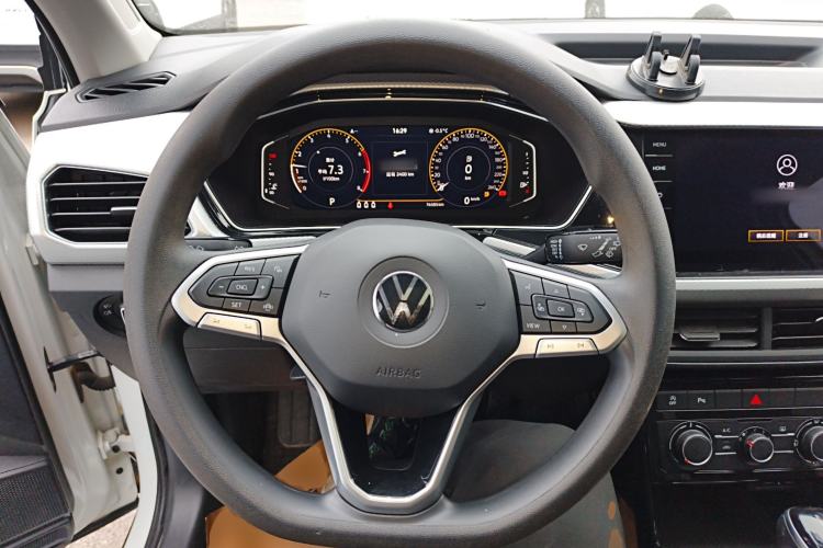 Used Volkswagen Tacqua 2023 200TSI DSG Joy-Connect Edition
