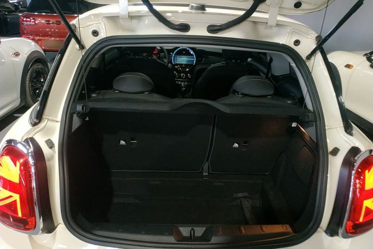 Used  MINI 2023 1.5T ONE
