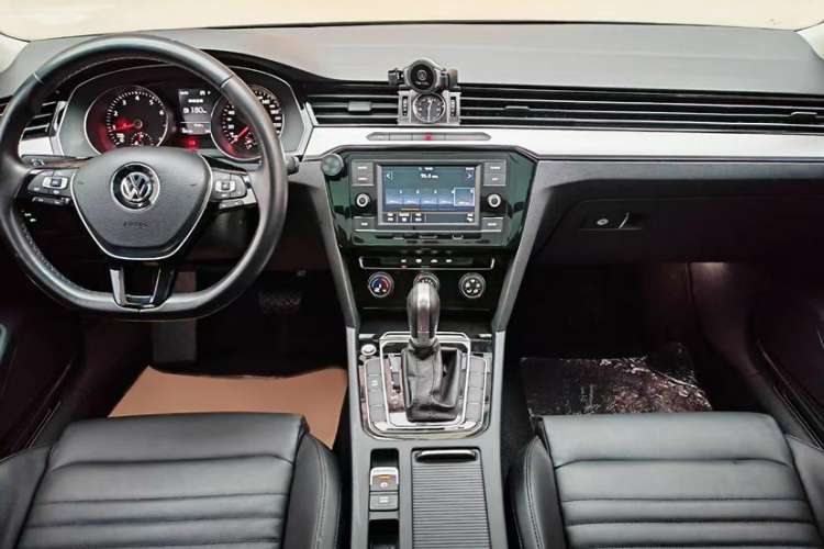 Used Volkswagen Magotan 2019 330TSI DSG Leading Edition China V Standard