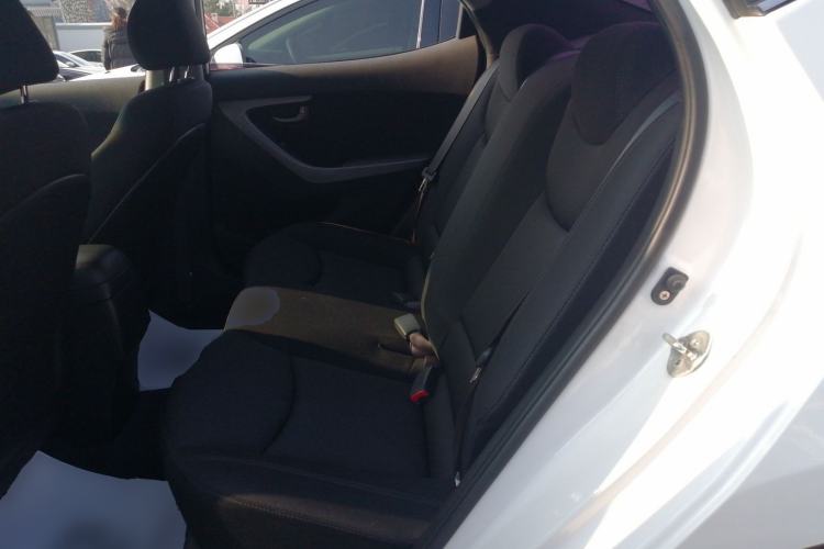 Used Hyundai Elantra 2016 1.6L Automatic Smart Version
