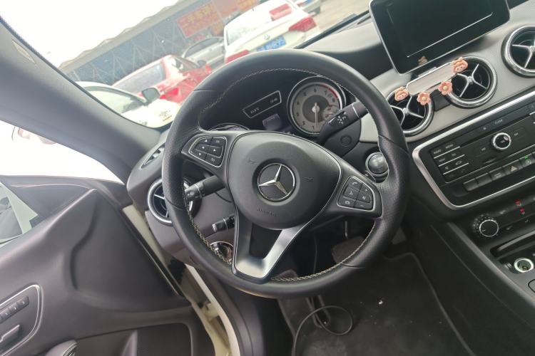 Used Mercedes-Benz CLA 2015 CLA 200

