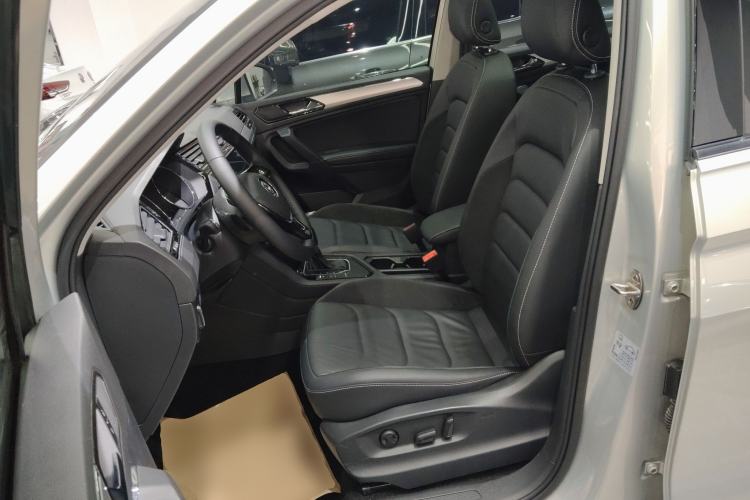 Used Volkswagen Tiguan L 2019 330TSI Automatic Two-Wheel Drive Panoramic Comfort Edition China VI Standard
