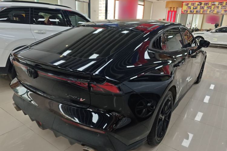 Used Changan UNI-V 2022 1.5T Prestige Version