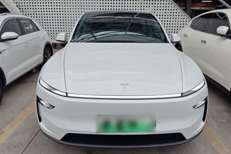 Used Tesla Model Y 2025 Rear-Wheel-Drive Version
