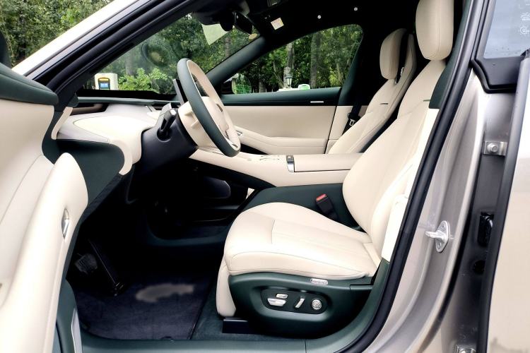 Used  YU7 2025 Ultra-Long Range Rear-Wheel Drive Version
