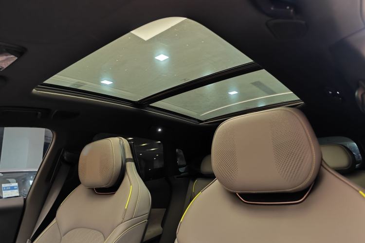 Used Lynk & Co 08 EM-P 2023 120km Long-Range Halo