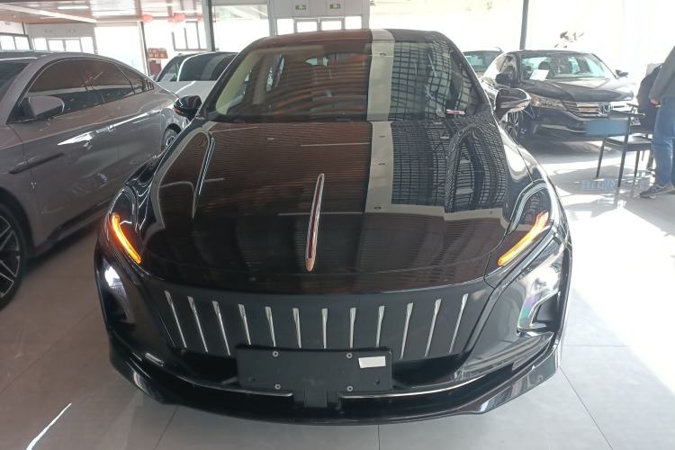 Used Hongqi E-QM5 2022 431 km Charge & Enjoy Edition
