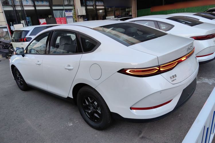 Used BYD Qin PLUS 2025 DM-i Smart Drive 55KM Leading Model