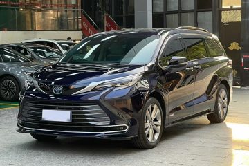 Used Toyota Sienna 2023 2.5L Hybrid Deluxe Edition