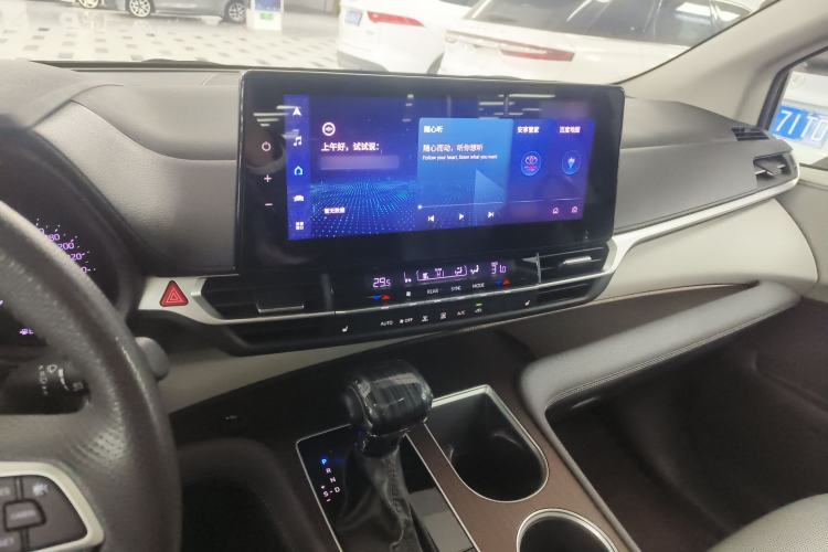 Used Toyota Granvia 2023 2.5L Hybrid Prestige PLUS Edition