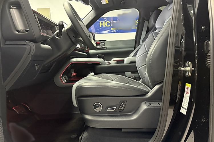 Used  Leopard 5 2023 Explore Edition