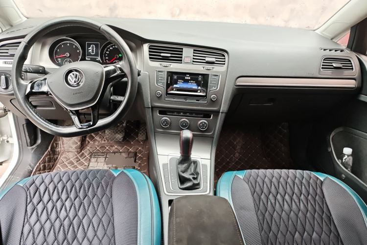 Used Volkswagen Golf 2016 230TSI Automatic Comfort Version
