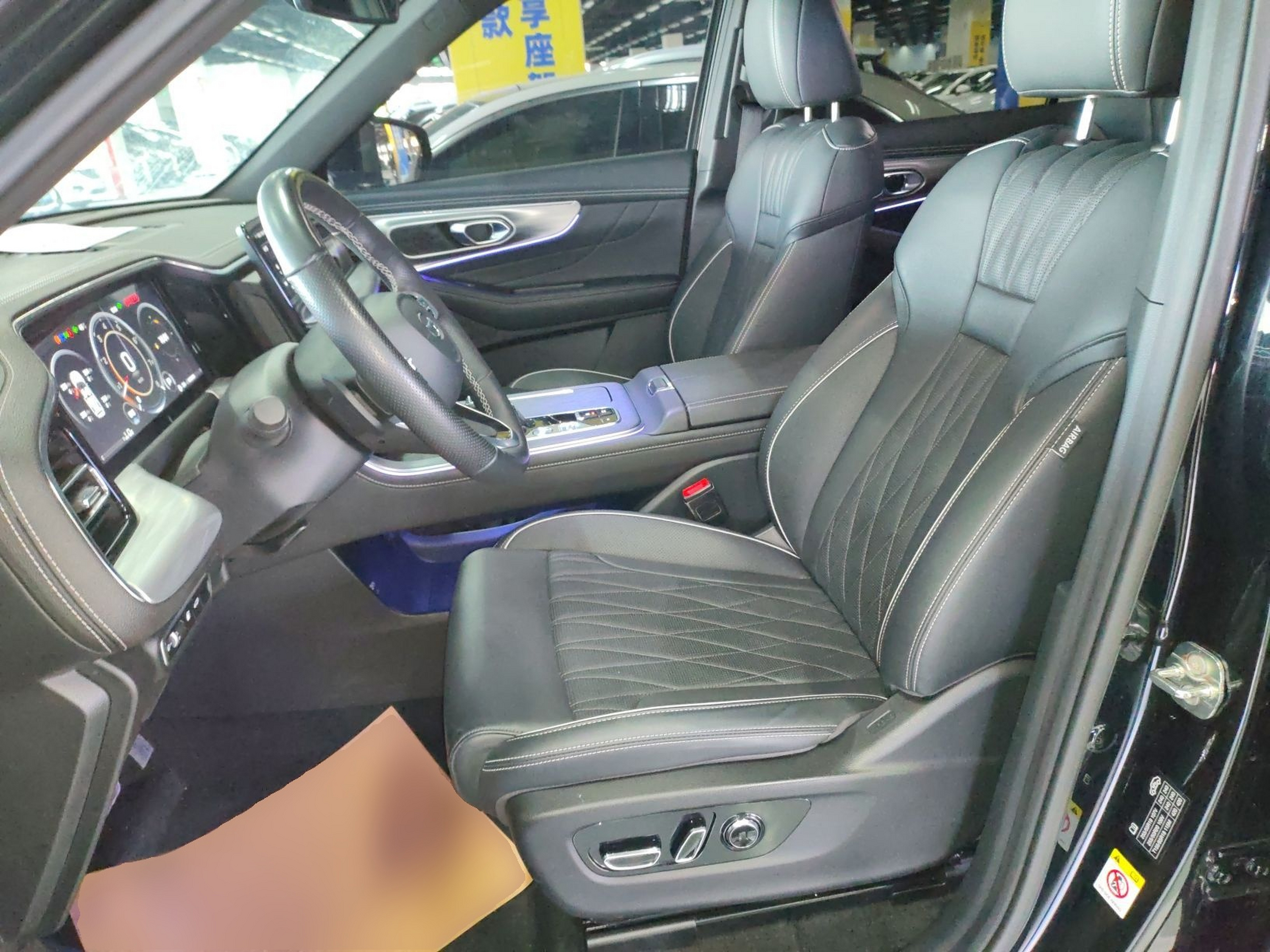 Переднее сиденье в автомобиле