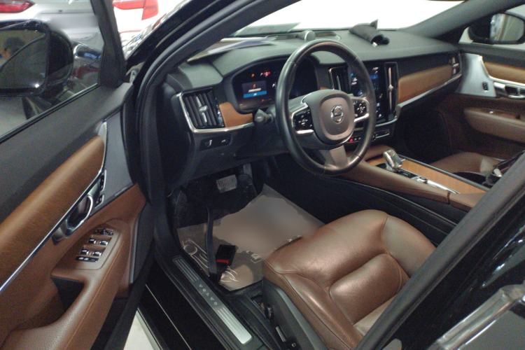 Used Volvo S90 2022 B5 Zhiyi Luxury Edition
