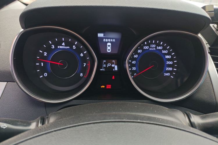 Used Hyundai Elantra 2015 1.6L Automatic Luxury Model