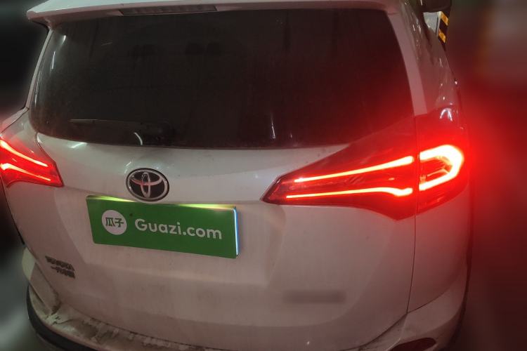 Used Toyota RAV4 2019 2.0L CVT Two-Wheel Drive Fashion X Limited Edition China VI Standard