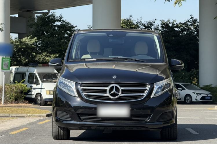 Used Mercedes-Benz V-Class 2017 V 260 Avantgarde Edition

