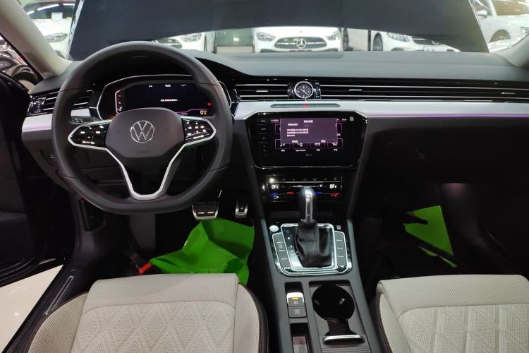 Used Volkswagen Magotan 2025 Zhongxiang Version 330TSI DSG Luxury Edition
