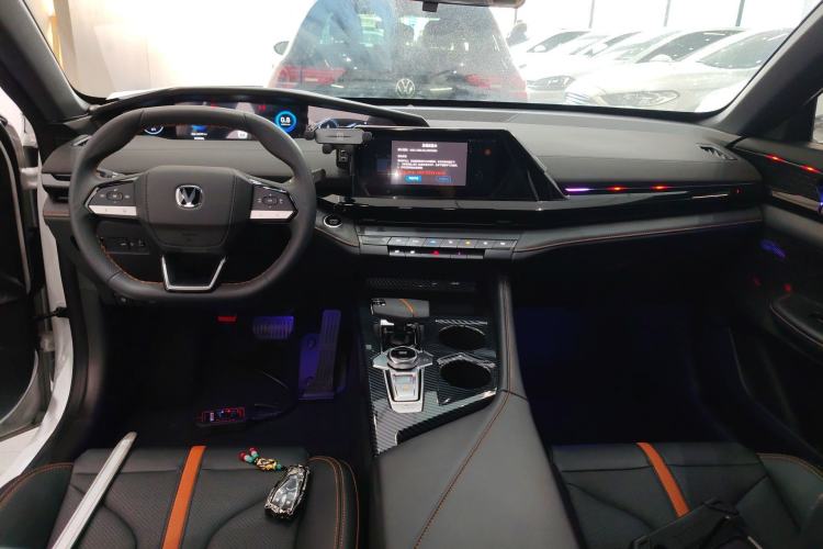 Used Changan UNI-V 2024 1.5T Luxury Edition