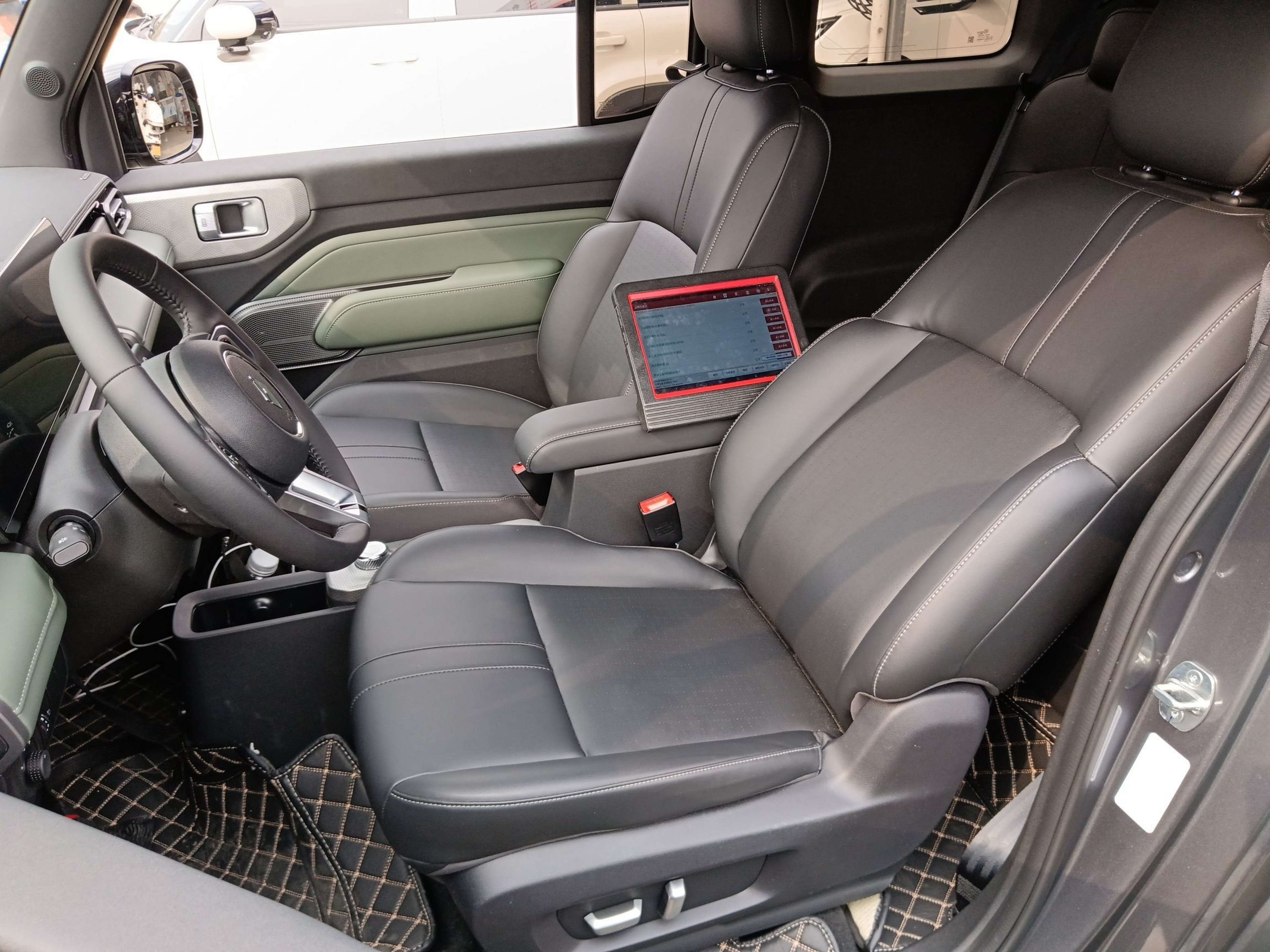 Переднее сиденье в автомобиле