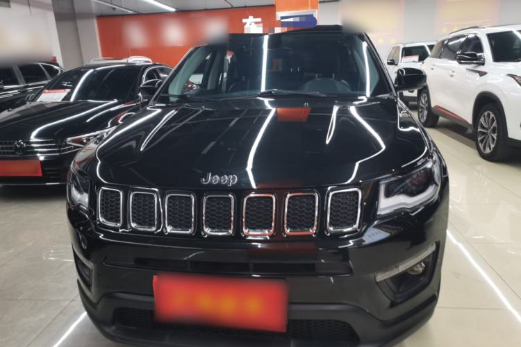 Used  Compass 2017 200T Automatic Family Edition
