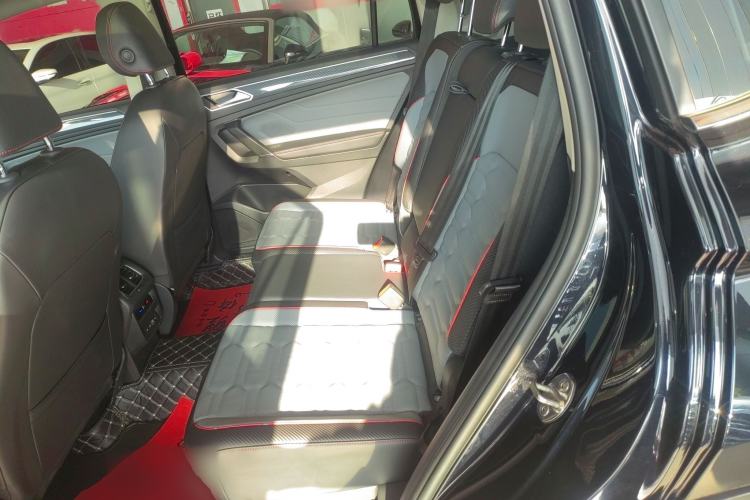 Used Volkswagen Tiguan L 2023 330TSI Automatic Two-Wheel Drive R-Line Flagship Edition
