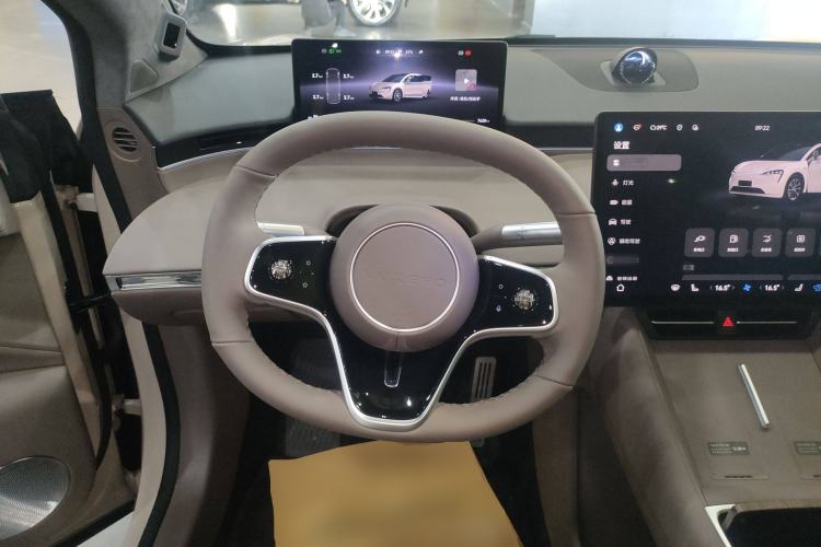 Used Hima Luxeed R7 2025 Range-Extended Version 251 km Max
