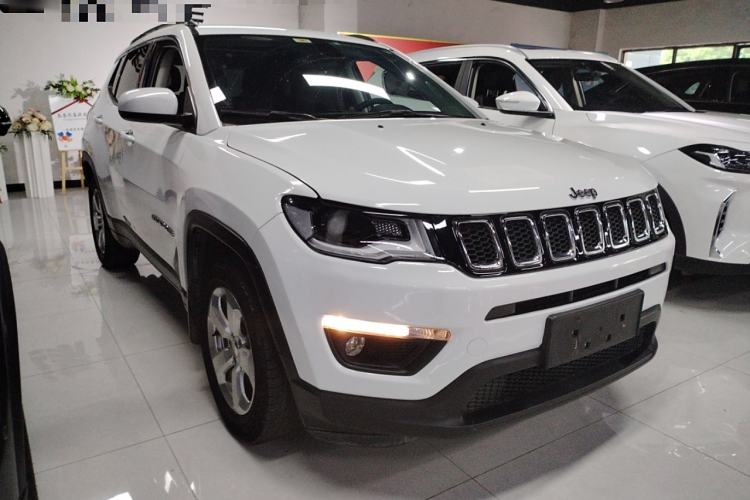 Used  Compass 2020 220T Automatic Leading Edition
