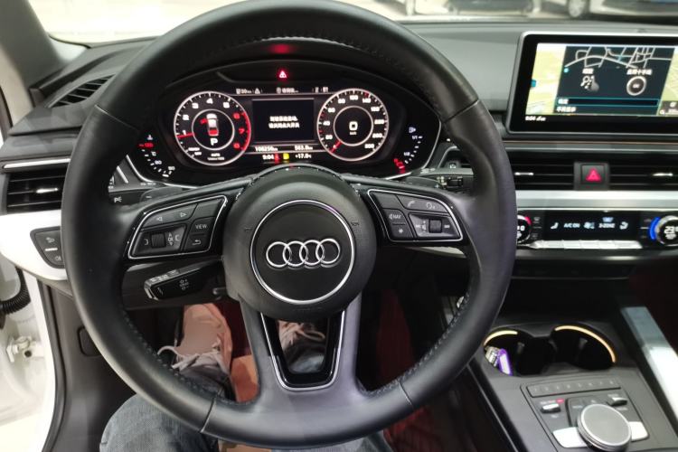 Used Audi A4L 2018 30th Anniversary Edition 40 TFSI Fashion Model
