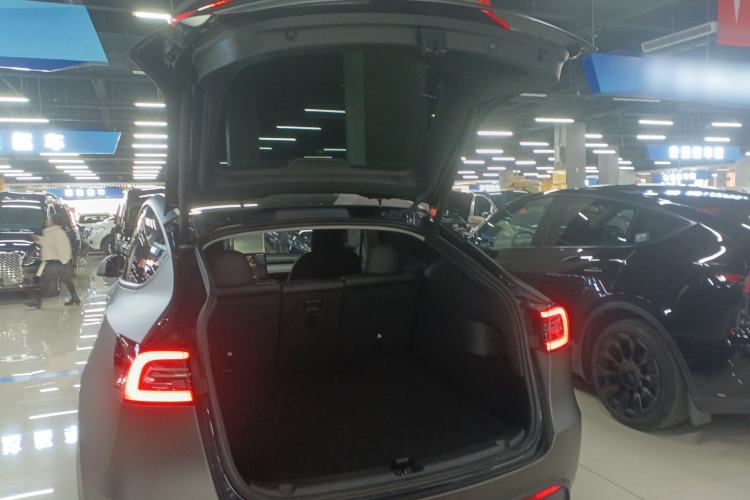 Used Tesla Model Y 2024 Rear-Wheel-Drive Version
